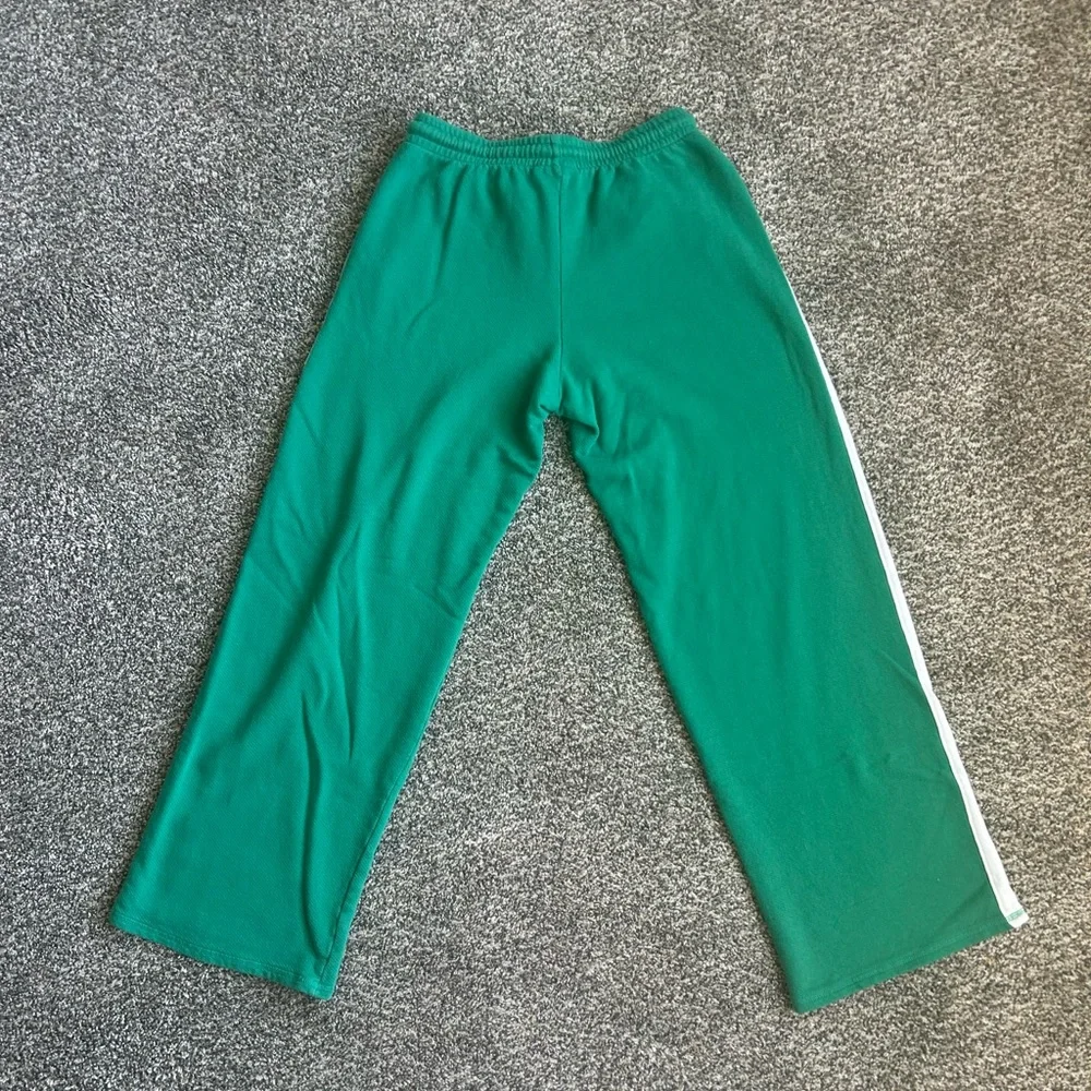 Universal Thread Matching Set - Picture 6 of 9